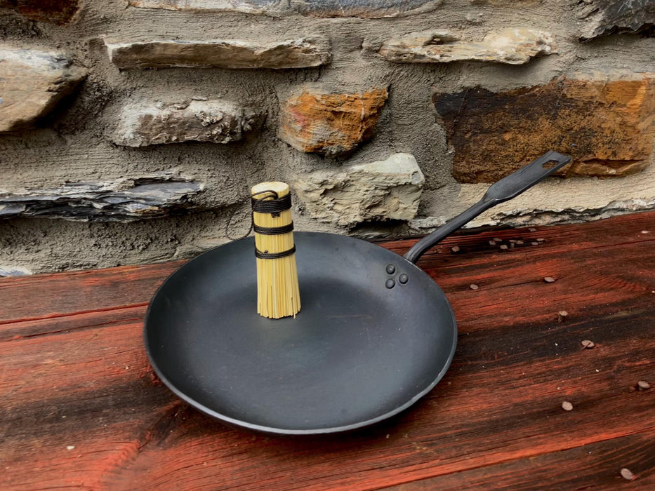 how to clean iron pans 