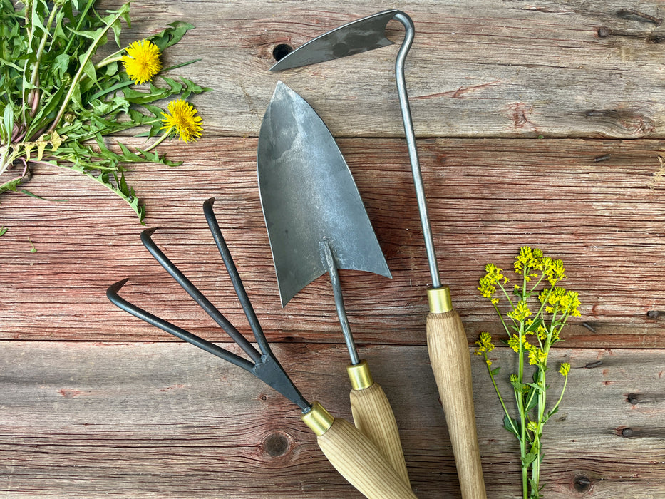 Long-Handled Garden Tool Set